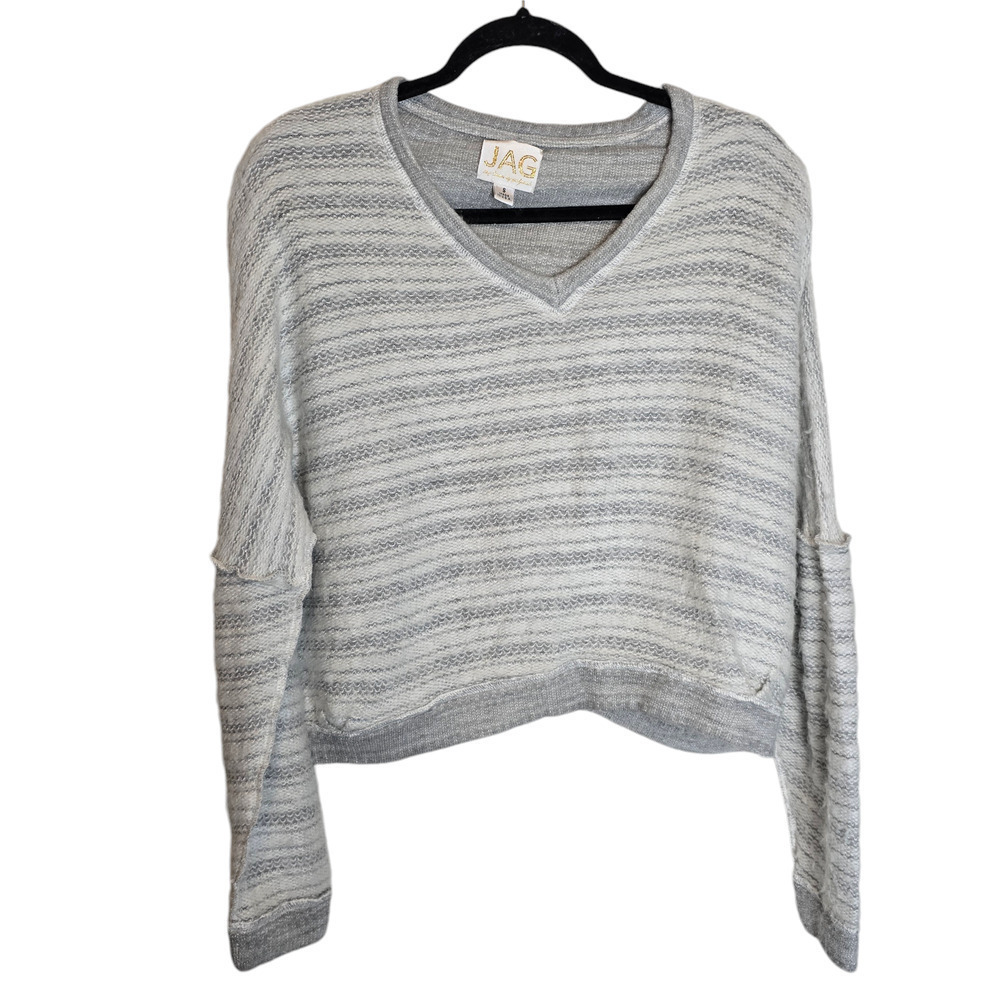 JAG Jewelry and Goods fuzzy white and grey striped sweater size small